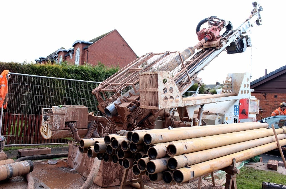 Borehole drilling rig