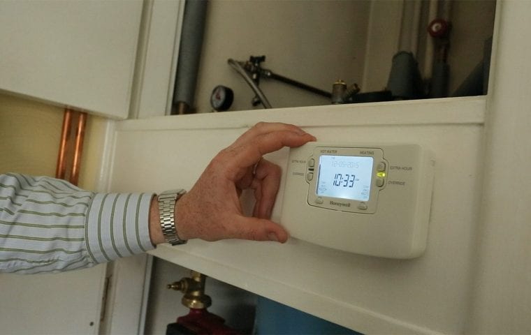 Ground Source Review Trent & Dove Housing: Mr Rowe -Heating controls