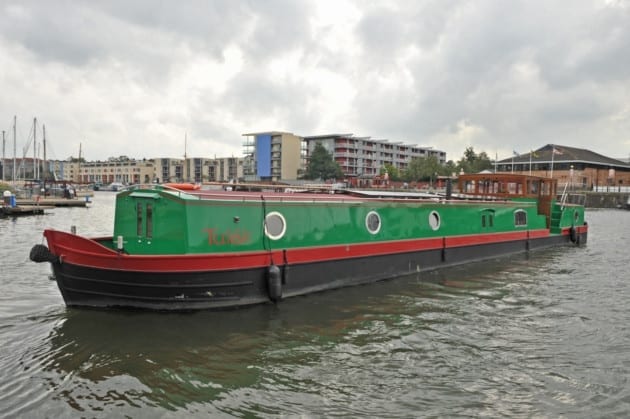 Water source heat pump on a barge